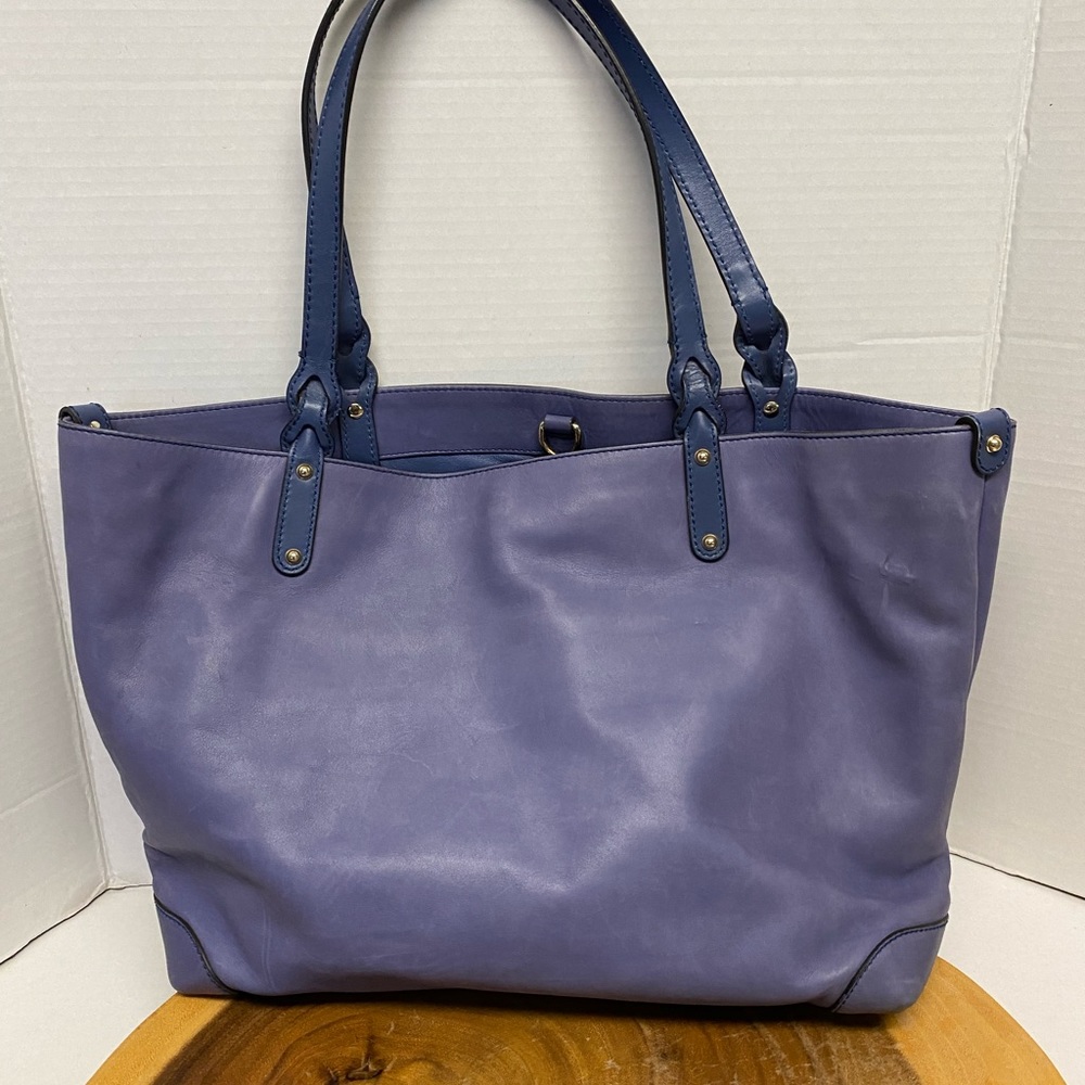 Gucci All Leather Tote & Python Wristlet - image 3